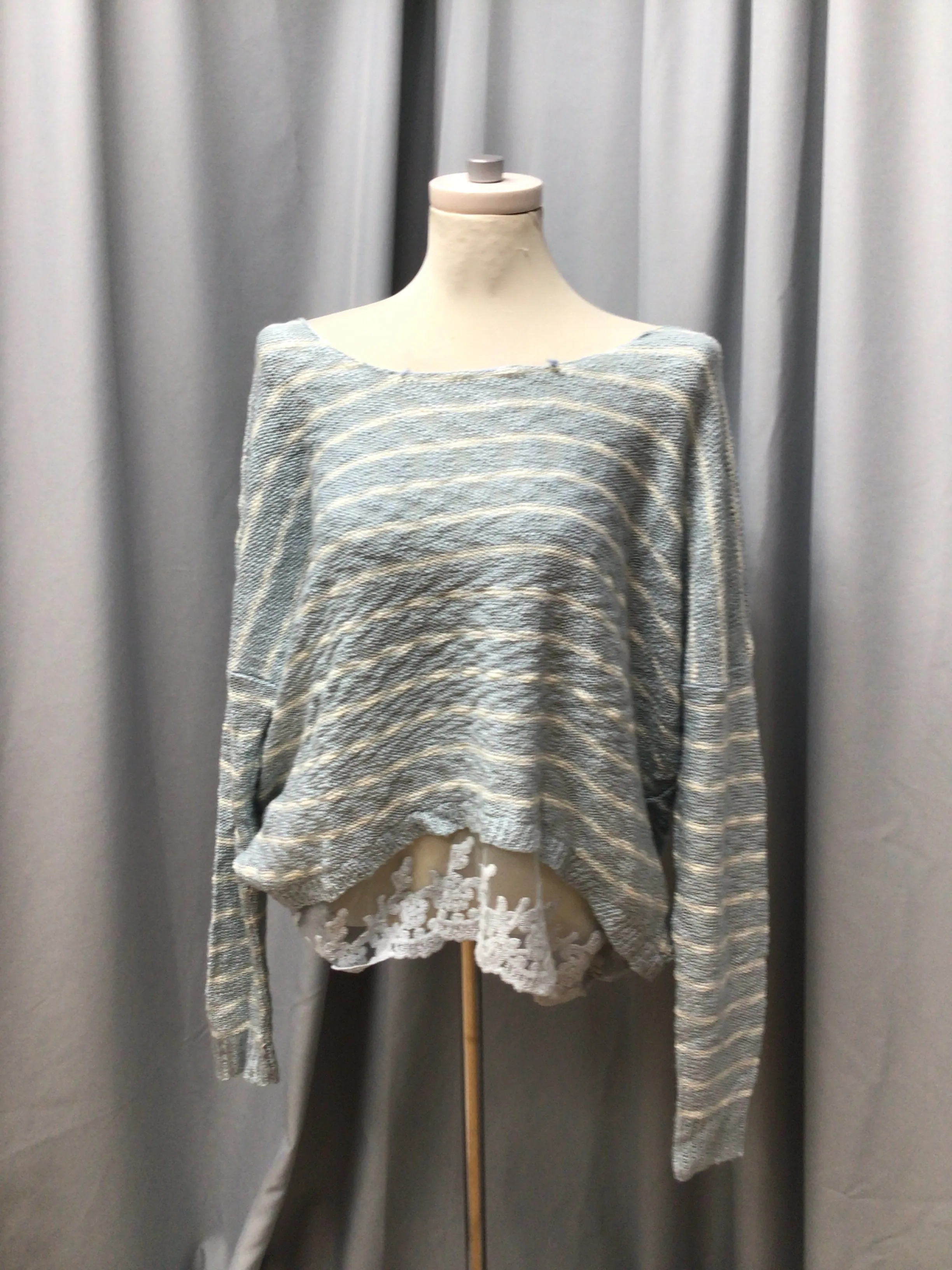 BY DESIGN SIZE MEDIUM Ladies TOP