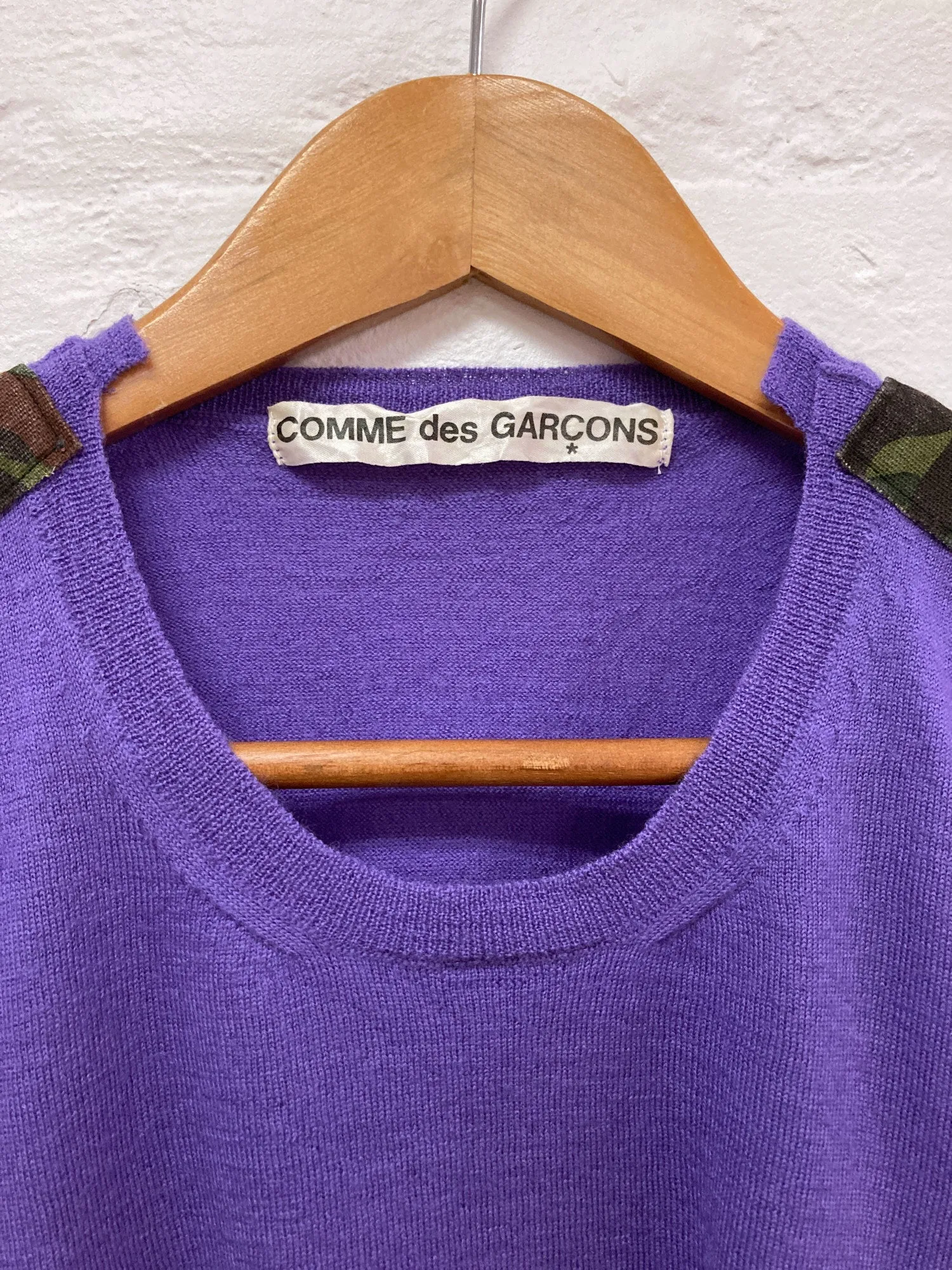 Comme des Garcons SS2001 purple wool short sleeve sweater with camo tape - S