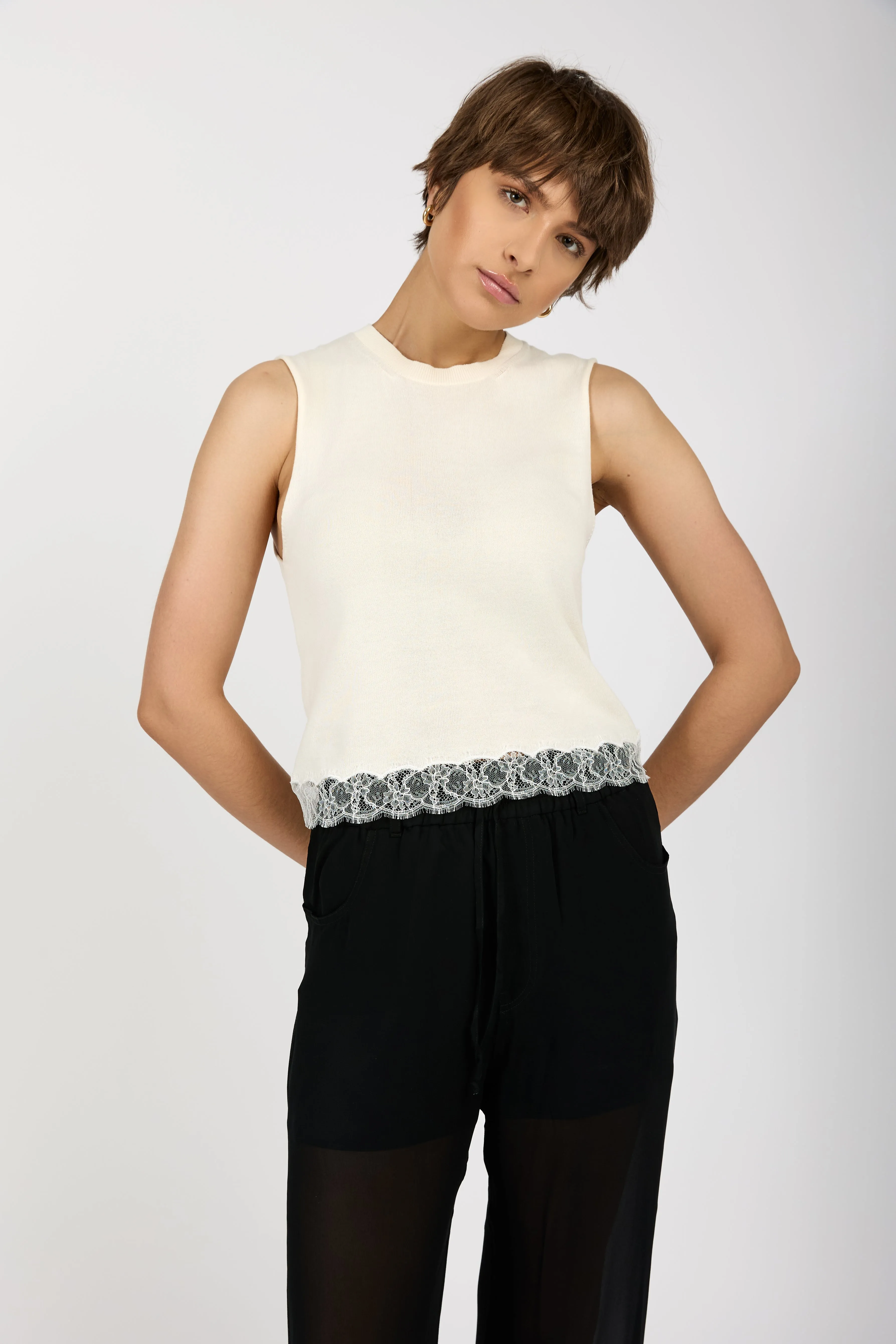 Sleeveless Knit Top in Yoghourt